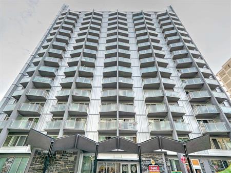 Junior 1 Bedroom Available At 3440 Durocher Street, Montreal - 3440 Durocher Street, Montréal
