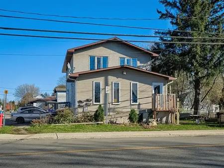 D-250 Ave. de Buckingham, Gatineau | 250 Avenue Buckingham, Gatineau