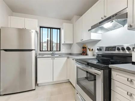 The Ascot | 2710 Saratoga Place, Gloucester