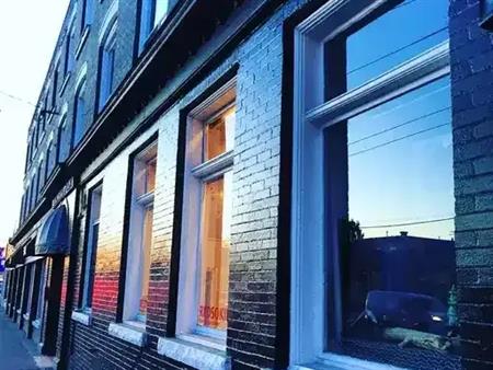 Rent Discount! Hamilton Bank Building – Designer Chic & Trendy Micro Suites | 1895 Powell Street, Vancouver