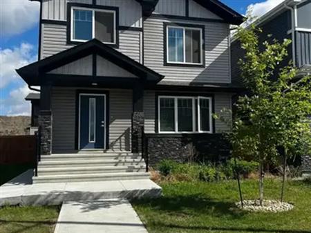 Modern Family Home in McConachie | 6486 177a Ave Nw, Edmonton