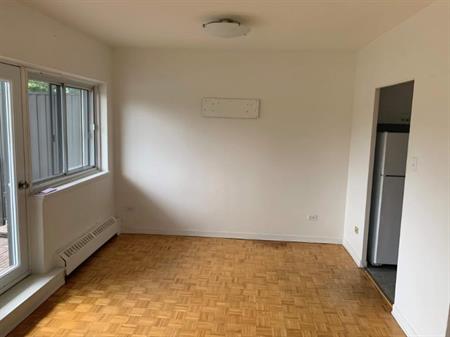 1 CH - 1 SDB - St-Laurent - $1,395 /mo