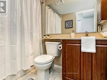 23 - 47 HAYS BOULEVARD | 23 - 47 HAYS BOULEVARD, Oakville