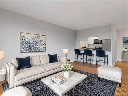 Windfields III | 1170 Fisher Avenue, Ottawa