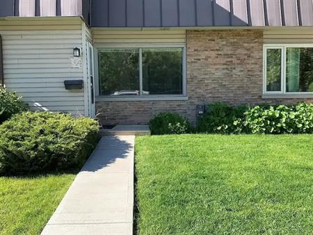 New hardwood flooring! Best locations! Sunny 3bdrmTownhouse near Chinook | Calgary