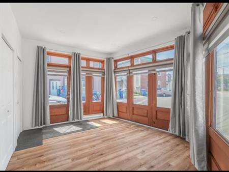 Beau Studio Lumineux -