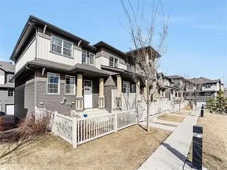 Spacious and exceptionally well maintained 3 BR end unit townhouse. | 25 - 4029 Orchards Drive Southwest, Edmonton