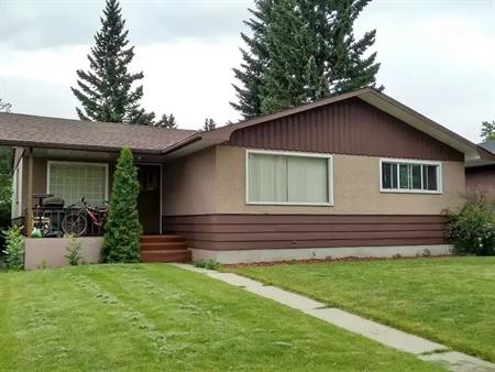 5 Bedrooms Home in Brentwood (Walk to U of C, LRT, Buses, Schools) | 23 Brantford Crescent NW, Calgary, AB T2L 1N9, Canada, C