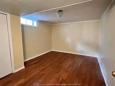 2885 ASKIN Unit# LOWER | 2885 ASKIN Unit# LOWER, Windsor
