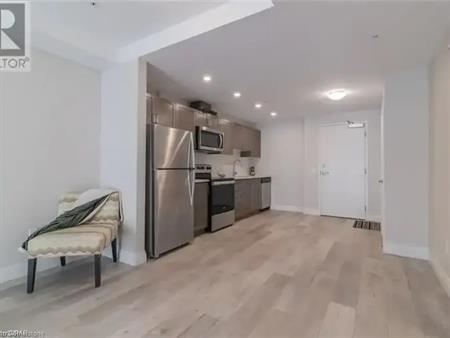 5 WAKE ROBIN Drive Unit# 108 | 5 WAKE ROBIN Drive Unit# 108, Kitchener
