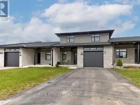 98 ROWE AVENUE | 98 ROWE AVENUE, South Huron