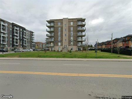 2 CH - 1 SDB - Pointe-Claire - $2,400 /mo