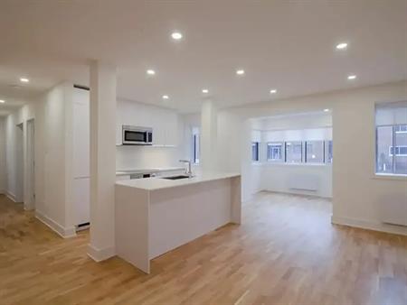 3185 Van Horne | 3185 Avenue Van Horne, Montreal