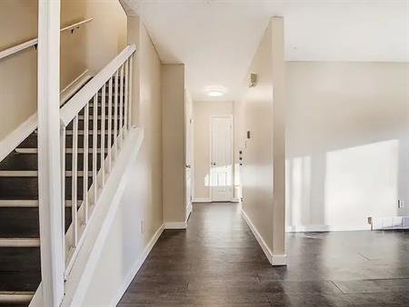 "UPGRADED' 3 BDROOM 4 PLEX  AVAILABLE  SEPTEMBER 30th !" | 13132 65TH ST, Edmonton