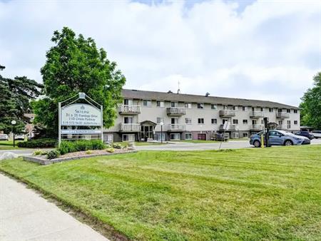 Flamingo Apartments | 31 & 35 Flamingo Dr & 110 Oriole Pkwy W, Elmira