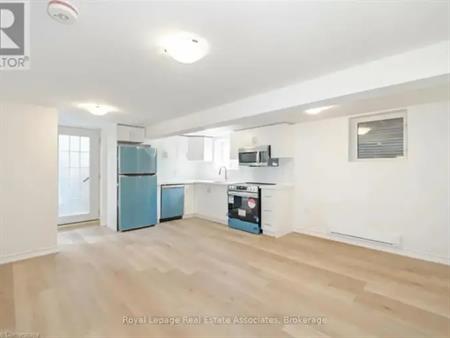 3 - 163 BRUCE STREET | 3 - 163 BRUCE STREET, Brant