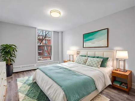 The Diplomats | 5166/5170 Lakeshore Road, Burlington