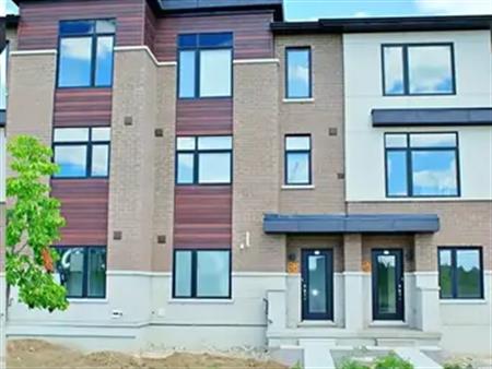702 - 1695 DERSAN STREET | 702 - 1695 DERSAN STREET, Pickering