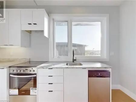 9 SUMMERSIDES Mews | 9 SUMMERSIDES Mews, Pelham