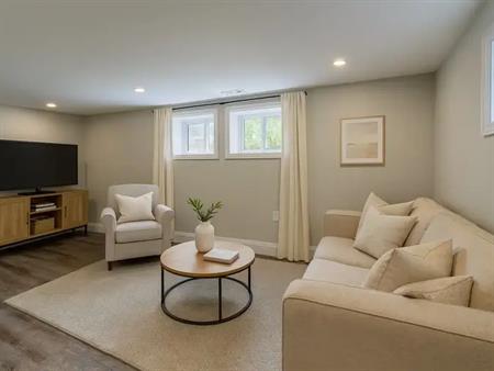 Spacious & Renovated 2 Bedroom for Rent near Brookdale Plaza in Peterborough | 362 Dominion Crescent, Peterborough