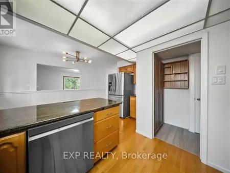 MAIN FLOOR - 431 INNISFIL STREET | MAIN FLOOR - 431 INNISFIL STREET, Barrie