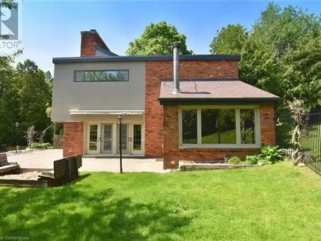 3 HARVEST Court | 3 HARVEST Court, Dundas