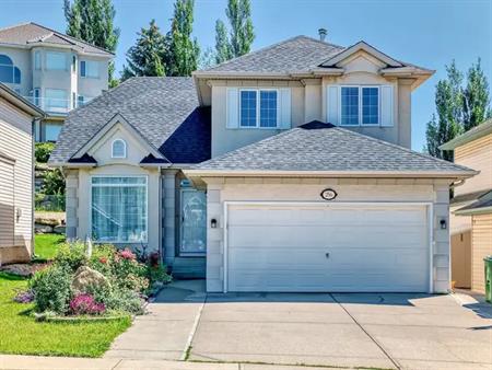Charming Signal Hill Home with Vaulted Ceilings, Fireplace & Spacious Backyard! | 256 Sienna Park Drive Southwest, Calgary