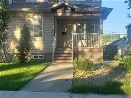 Cozy Basement Suite 10 min Walk to U of A | Edmonton