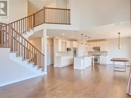 384 HUNTSVILLE DRIVE | 384 HUNTSVILLE DRIVE, Ottawa