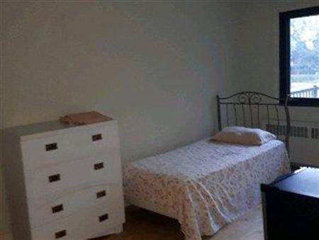 Grandes chambres à louer près de l'Hôpital Maisonneuve-Rosemont