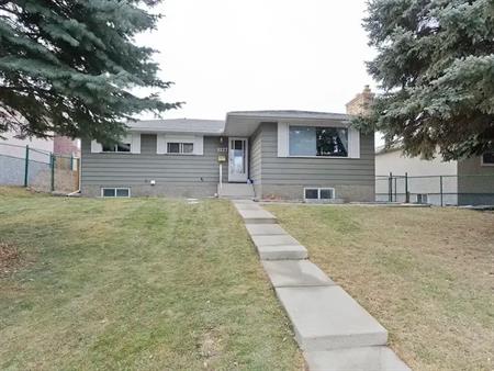 Exceptional Extra Large Basement Suite!! | 1127 37 Street SE, Calgary