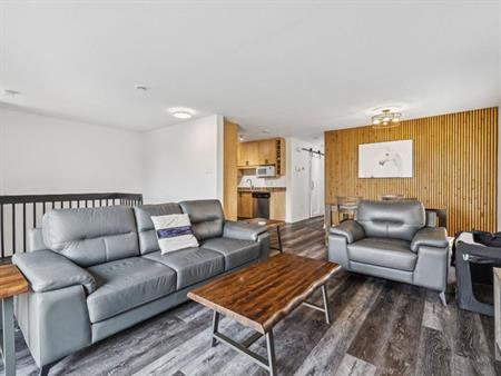 Super condo meublé et tout équipé.