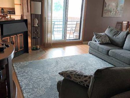 5 1/2 Anjou (Garage - 5 électros - Climatisation - 2 balcons - Intercom – Locker – 2 balcons - Stationnement extérieur supplé