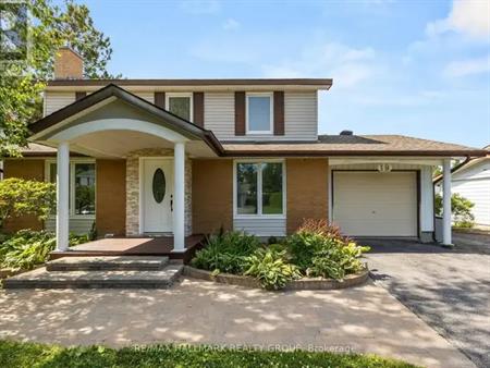 19 ROCKFIELD CRESCENT | 19 ROCKFIELD CRESCENT, Ottawa