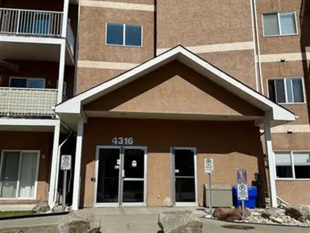 Newly Renovated Spacious 1 Bedroom plus 1 Den Condominium | 4316 139 Ave Nw, Edmonton
