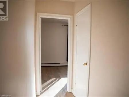 250 HIGHLAND Road W | 250 HIGHLAND Road W, Stoney Creek