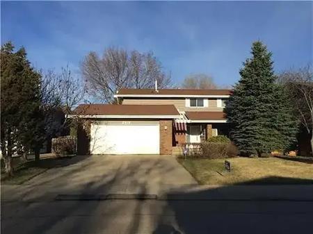 6 minutes walking distance to Century Park LRT house for rent | Edmonton