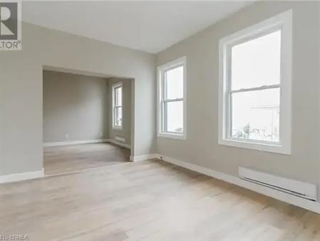298 COLBORNE Street Unit# 3 | 298 COLBORNE Street Unit# 3, Brantford