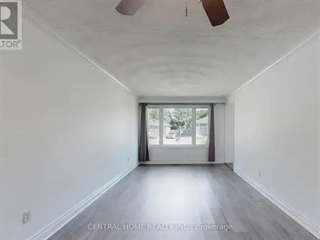 132 SEPTONNE AVENUE N | 132 SEPTONNE AVENUE N, Newmarket