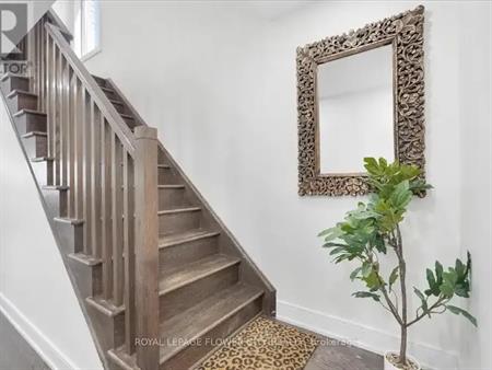 8 KERSEY LANE | 8 KERSEY LANE, Halton Hills
