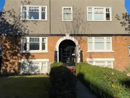 Character Apartment | 1385 West 11th Avenue, Vancouver
