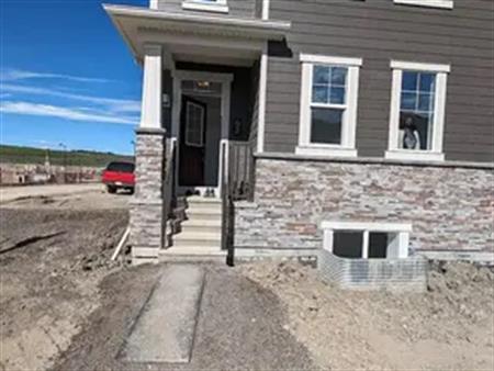 Calgary band new 3bed + den House for rent | 93 Yorkville Landing Southwest, Calgary