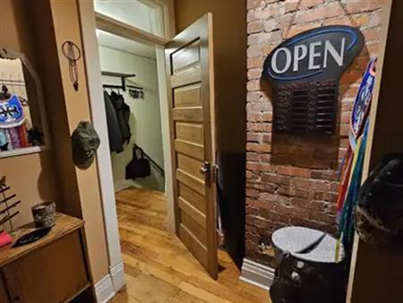 Cliff Bungalow/Mission  Upper Heritage Home Clawfoot Tub In-Suite Laundry Pet OK | Upper - 2205 5 Street Southwest, Calgary