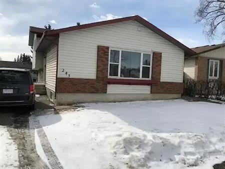 House for rent in Whitehorn - Available immediately | 243 Whitefield Dr NE, Calgary