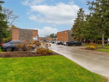 Portage Place Apartments | 4613, 4615, 4617 & 4619 Portage Rd., Niagara Falls