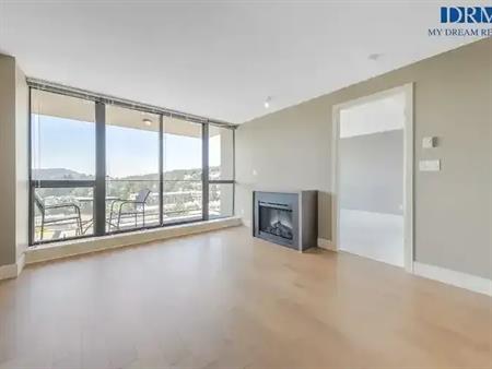 D166 - Beautiful one bed + den in the Parc | 2959 Glen Drive, Coquitlam