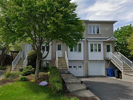 Appartement - maison - à louer - 8 et demi -Longueuil