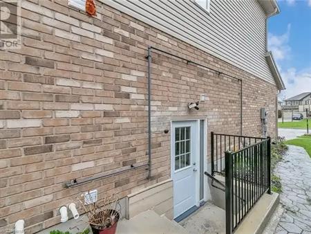 916 MAGDALENA Court Unit# B | 916 MAGDALENA Court Unit# B, Kitchener