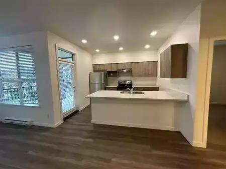 Beautiful 2 bed, 2 bath Apartment-Ground Floor/Large Patio | 1833 Salton Road, Abbotsford