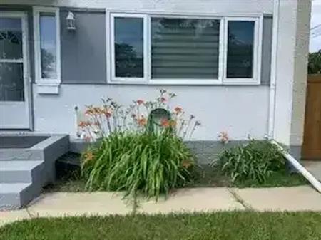 3 bedroom townhome for working couple | 13332 108 Street Northwest, Edmonton